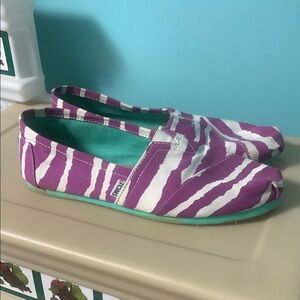 Toms Purple and White Zebra Stripe Slip-Ons